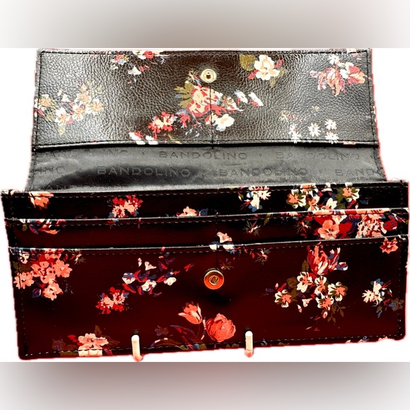 Cute Bandolino black floral wallet, great condition. - Picture 3 of 7